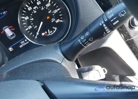 2018 Nissan Rogue S z USA, uszkodzony, nr VIN 5N1AT2MV1JC739614